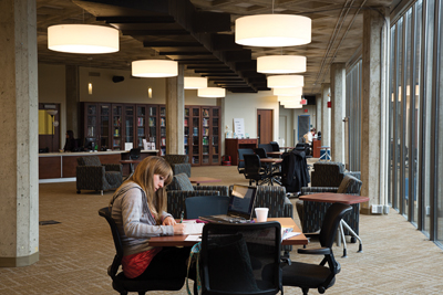 The new look of the library is open and makes use of the natural light from the interior glass walls overlooking the courtyard below. The new furniture is functional and flexible, which will allow the spae to be used for many purposes.